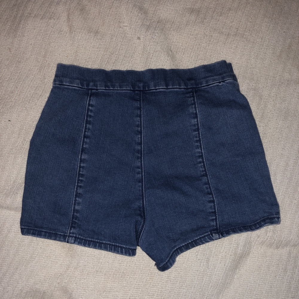striped shorts 23